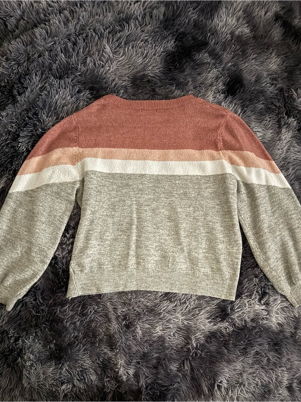 Chevron Color-block Sweater - Picture 3 of 3